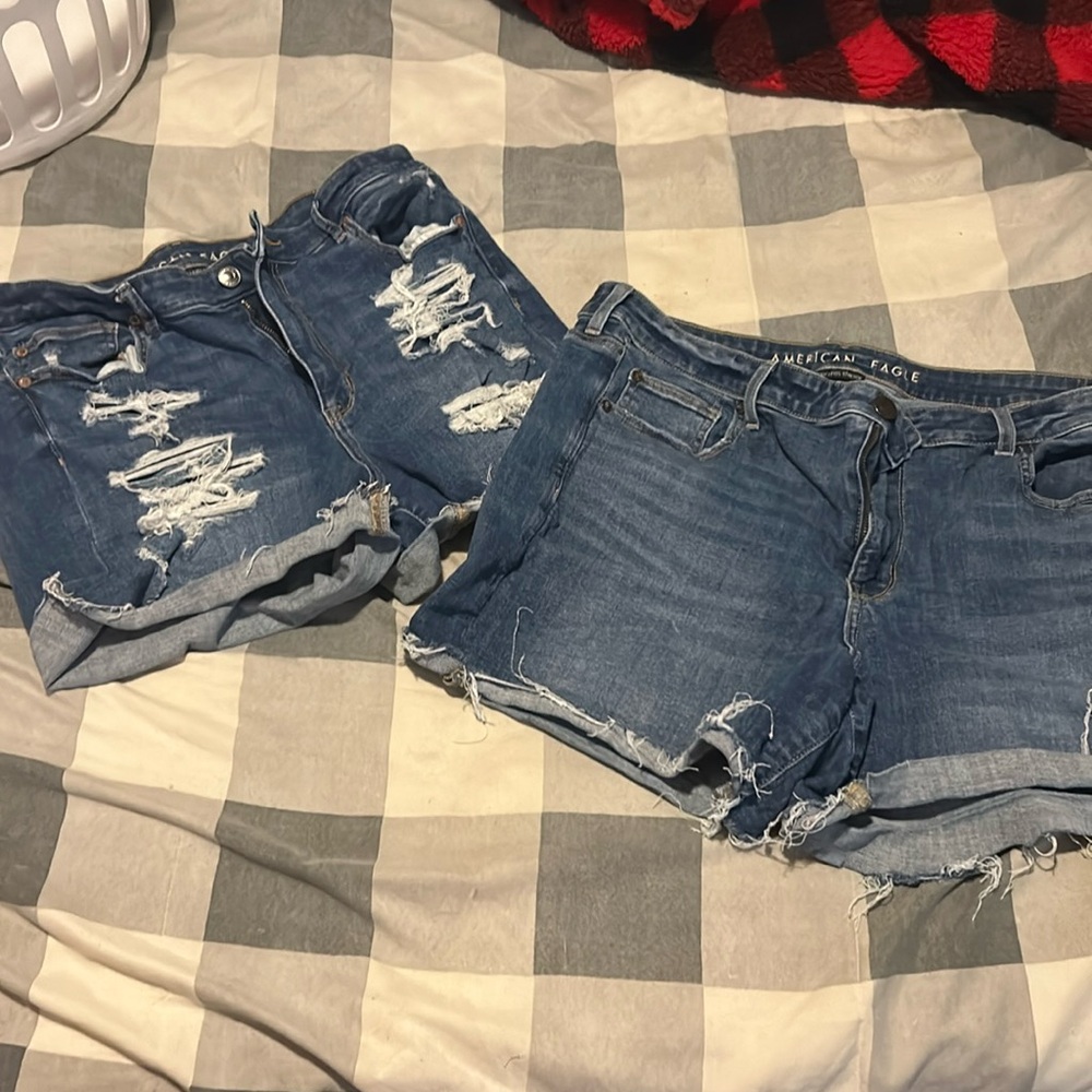 American Eagle women’s shorts